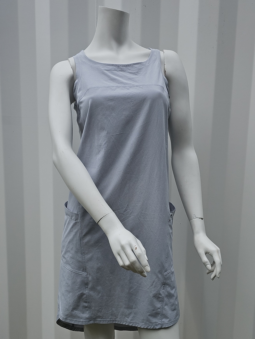 The North Face Light Gray Sleeveless Pocket Dress | Size M | Athletic Casual